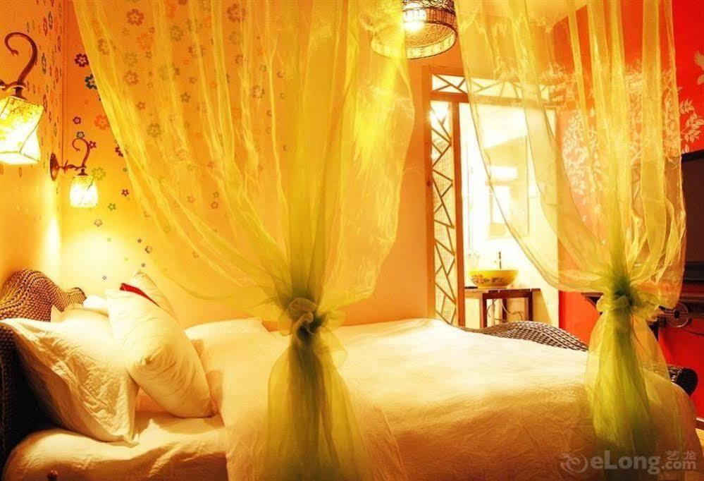 Готель Lijiang Overseas Club Екстер'єр фото
